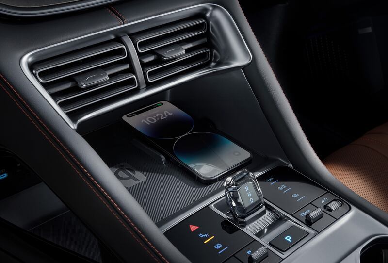 Le foto di BYD Seal U DM-i: il SUV plug-in che punta tutto su comfort ed efficienza 9
