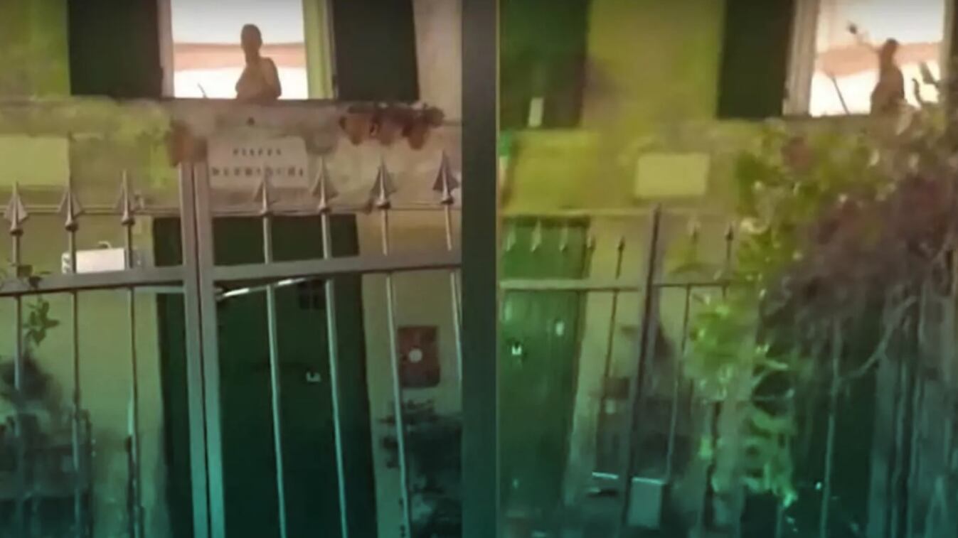 Uccise operaio con una freccia nel centro di Genova: artigiano condannato a 23 anni