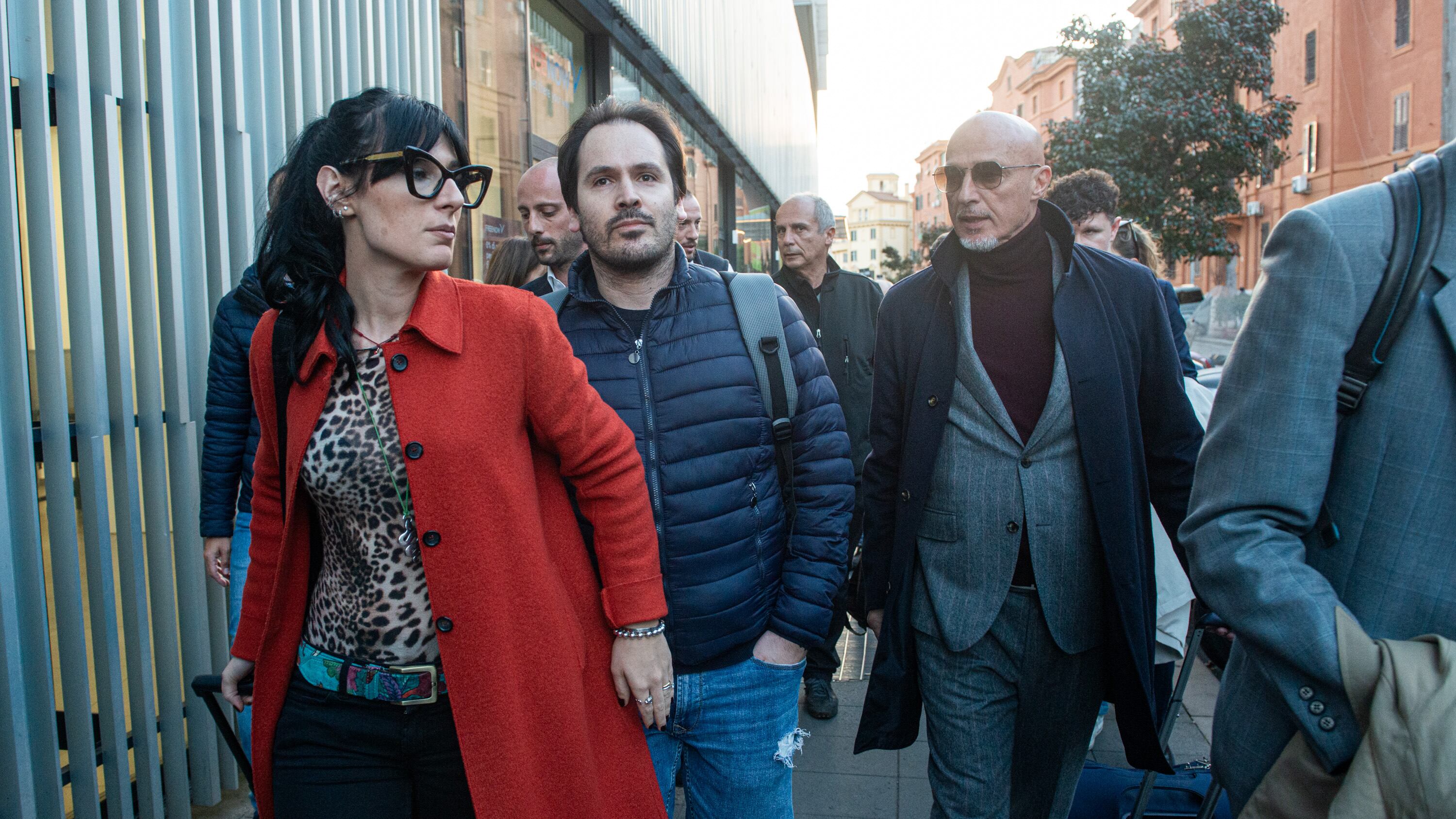Bugie, soliloqui e l'impronta 33. I 21 punti dei pm contro Sempio. "Risentimento verso la vittima"