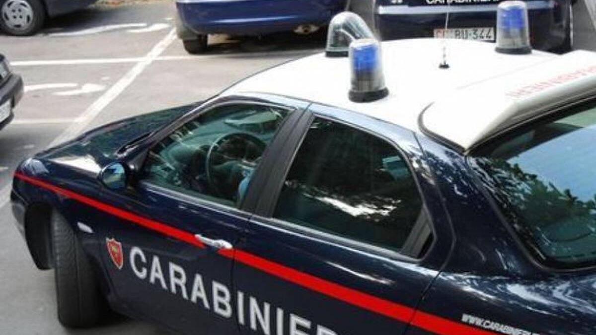 Padre ferisce il fidanzato della figlia con un’ascia