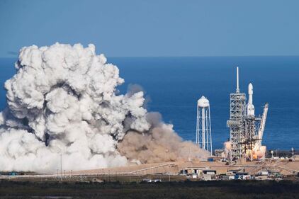 Parte il bus spaziale di Space X 9