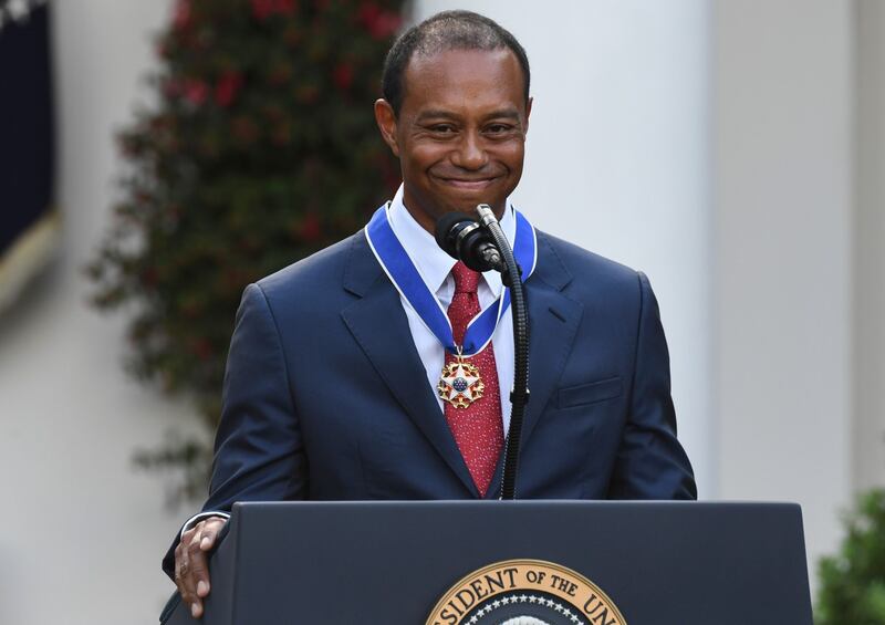 Donald Trump conferisce a Tiger Woods la medaglia presidenziale della Libertà 7