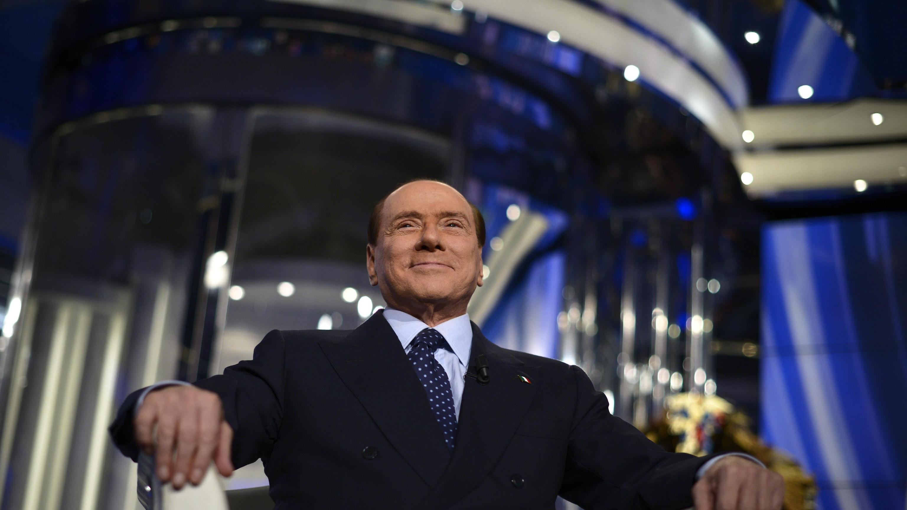 Berlusconi sfida Bersani e Monti