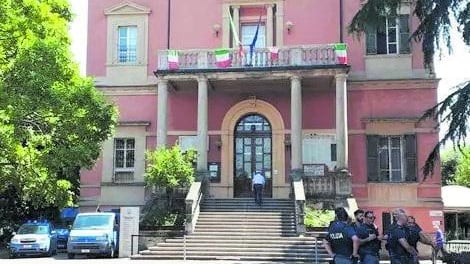 Affidi di Bibbiano, pioggia di assoluzioni. Le condanne sono solo tre