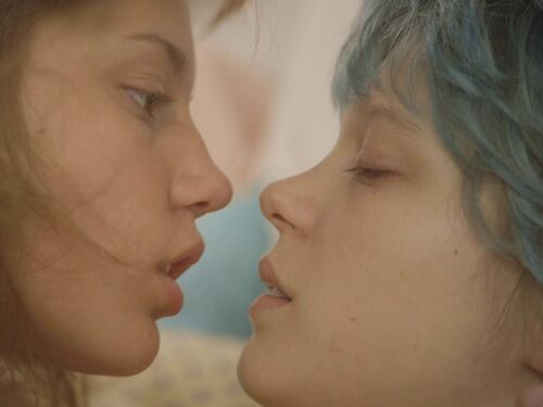 Troppe parole e troppo sesso per una semplice storia lesbo