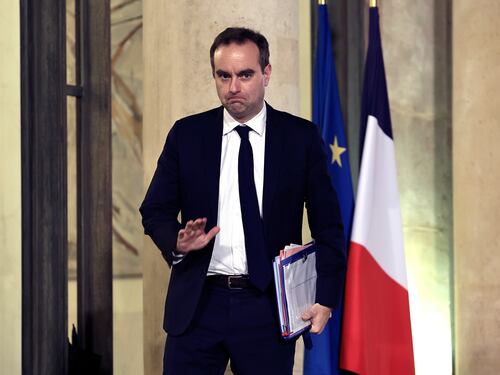 Parigi testa un nuovo razzo nucleare