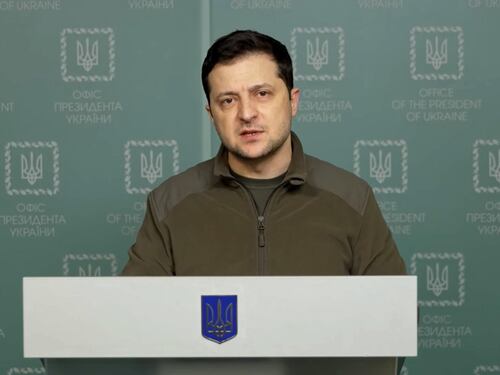 Zelensky: "Qui non è un film". E Biden fa studiare ai servizi la mente di Putin: "Instabile"