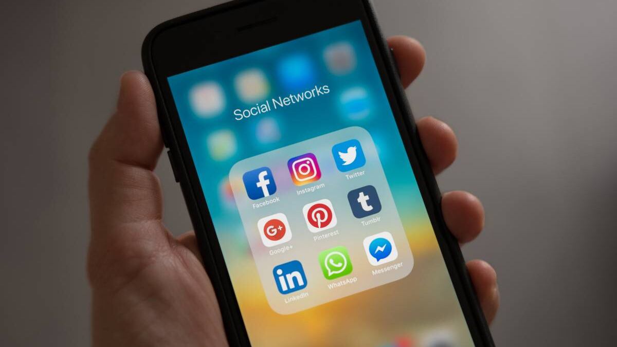 "Mai più un caso Trump". Fdi propone 500 mila euro di multa ai social censori