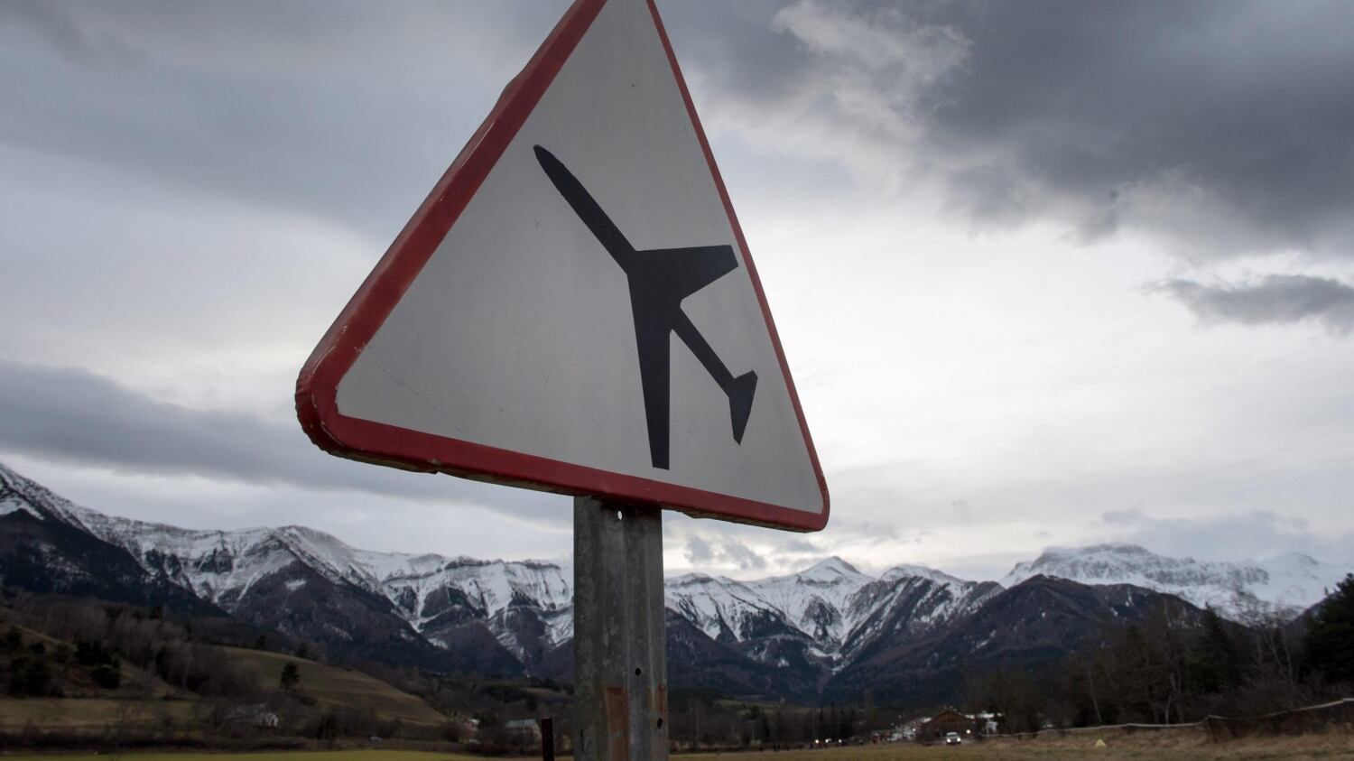Prezzi stracciati e piloti sottopagati: è davvero sicuro volare low cost?