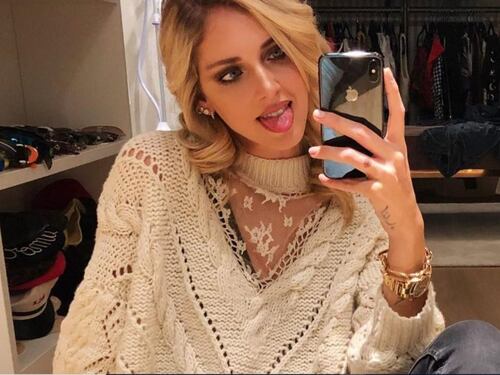 Chiara Ferragni hot senza reggiseno fa intravedere tutto