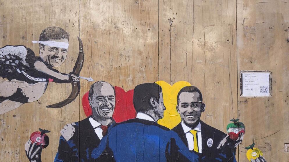 Zingaretti, Conte, Di Maio come le Tre Grazie: "Gli amori estivi durano?"