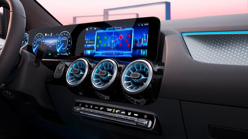 Mercedes EQA ed EQB, guarda la gallery 3