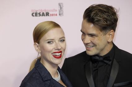 Fiocco rosa per la neo mamma Scarlett Johansson 2