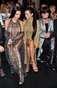 Kim Kardashian in biancheria intima alla Paris Fashion Week 26