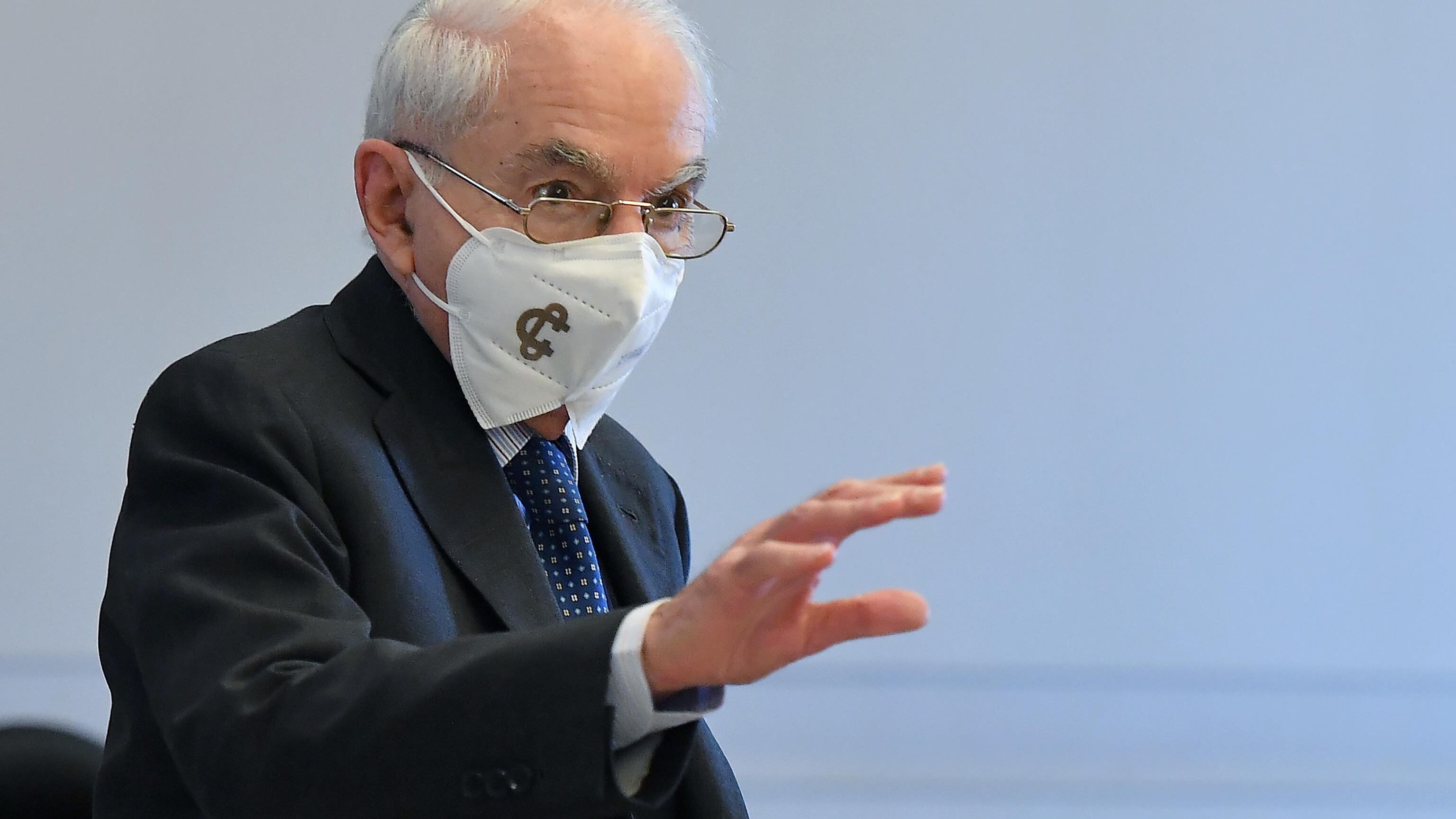 Resta la scure referendum. L'assist della Consulta: favorirli il più possibile
