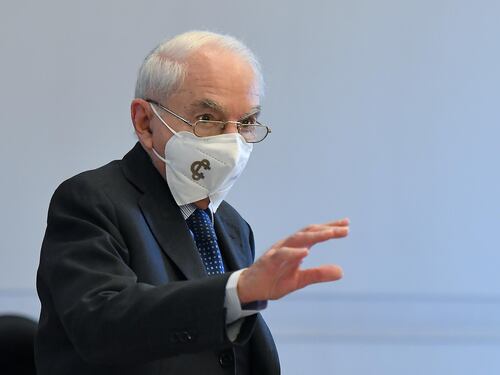 Resta la scure referendum. L'assist della Consulta: favorirli il più possibile