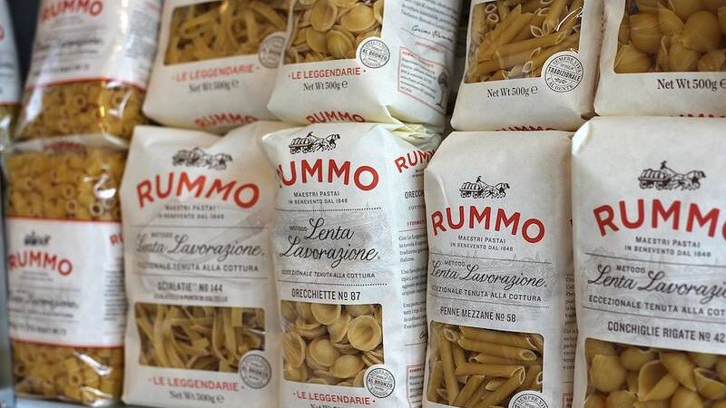 Le minoranze ululanti aizzano il web dove adesso ci si scanna pure per i rigatoni