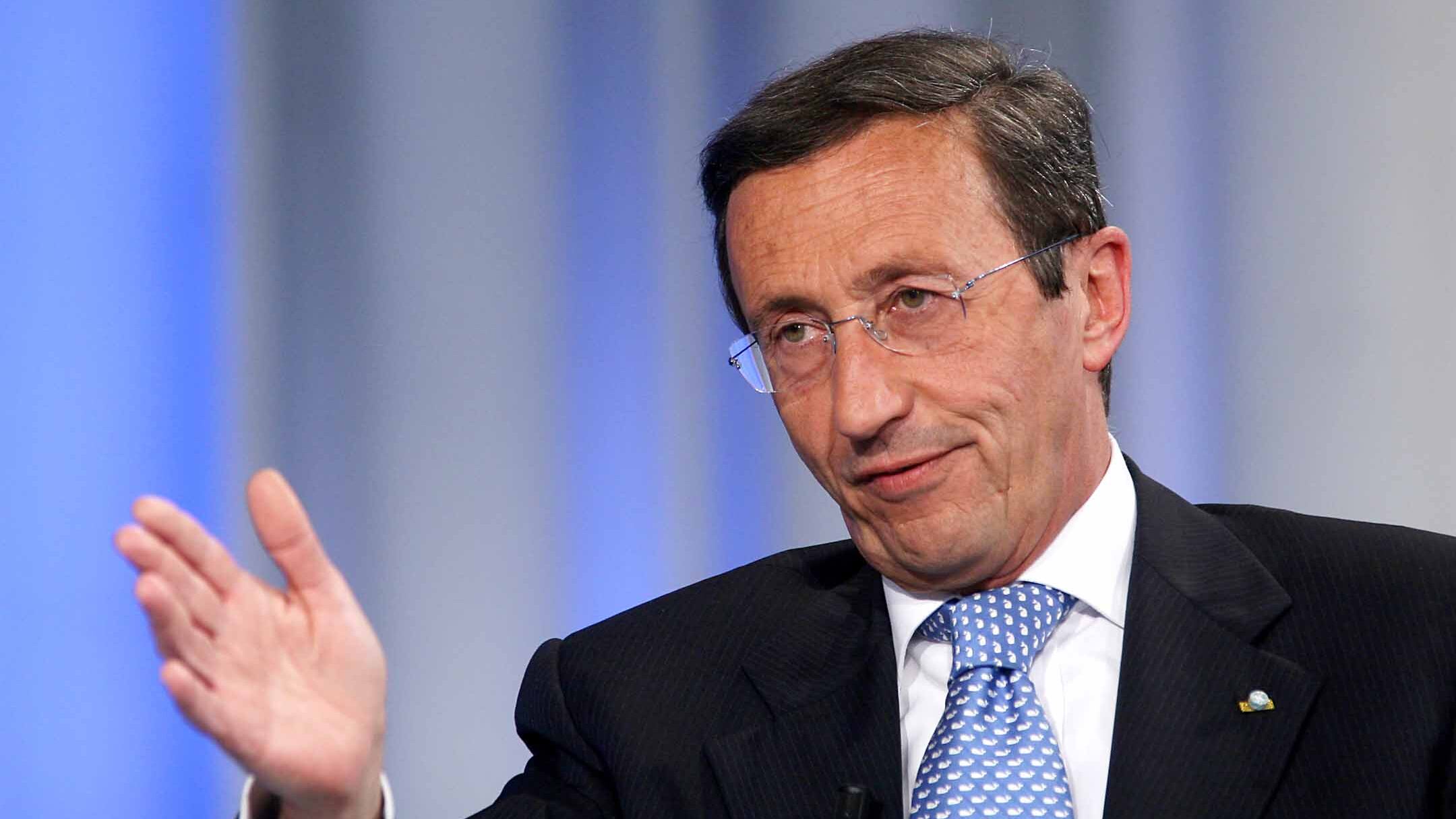 Fini si aggrappa a Monti: "Da Pdl decisione molto grave"