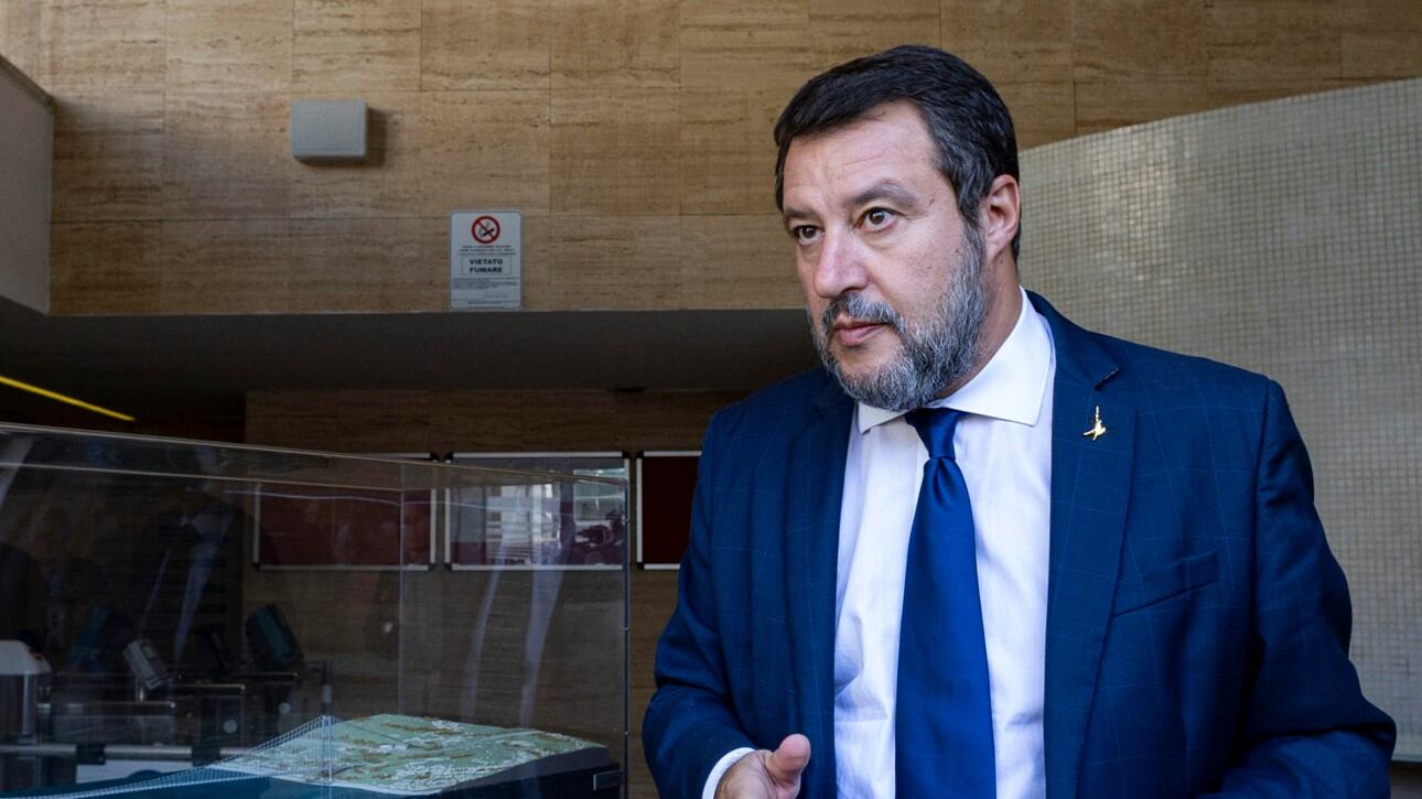 Open Arms, assalto di testi anti Salvini
