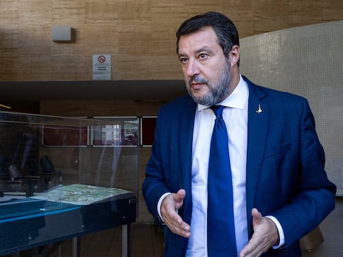 Processi a Salvini e riammissioni. Tutte le volte che il magistrato invade il campo