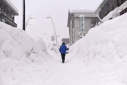 Maltempo, strade interrotte a Cervinia 19