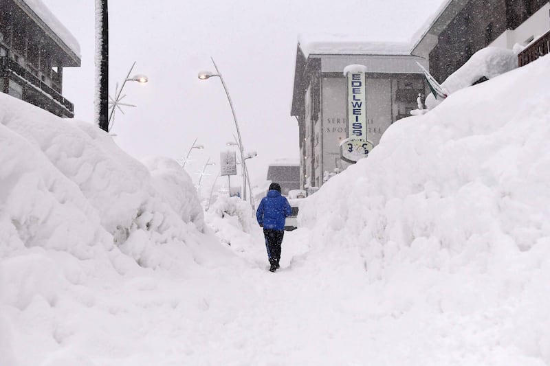 Maltempo, strade interrotte a Cervinia 19