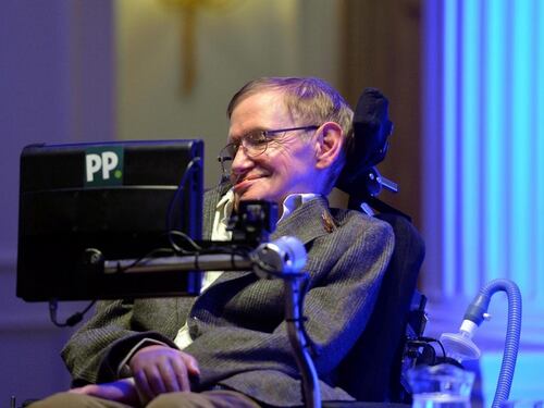 Steven Hawking: "L'obiettivo degli alieni è conquistare la Terra"
