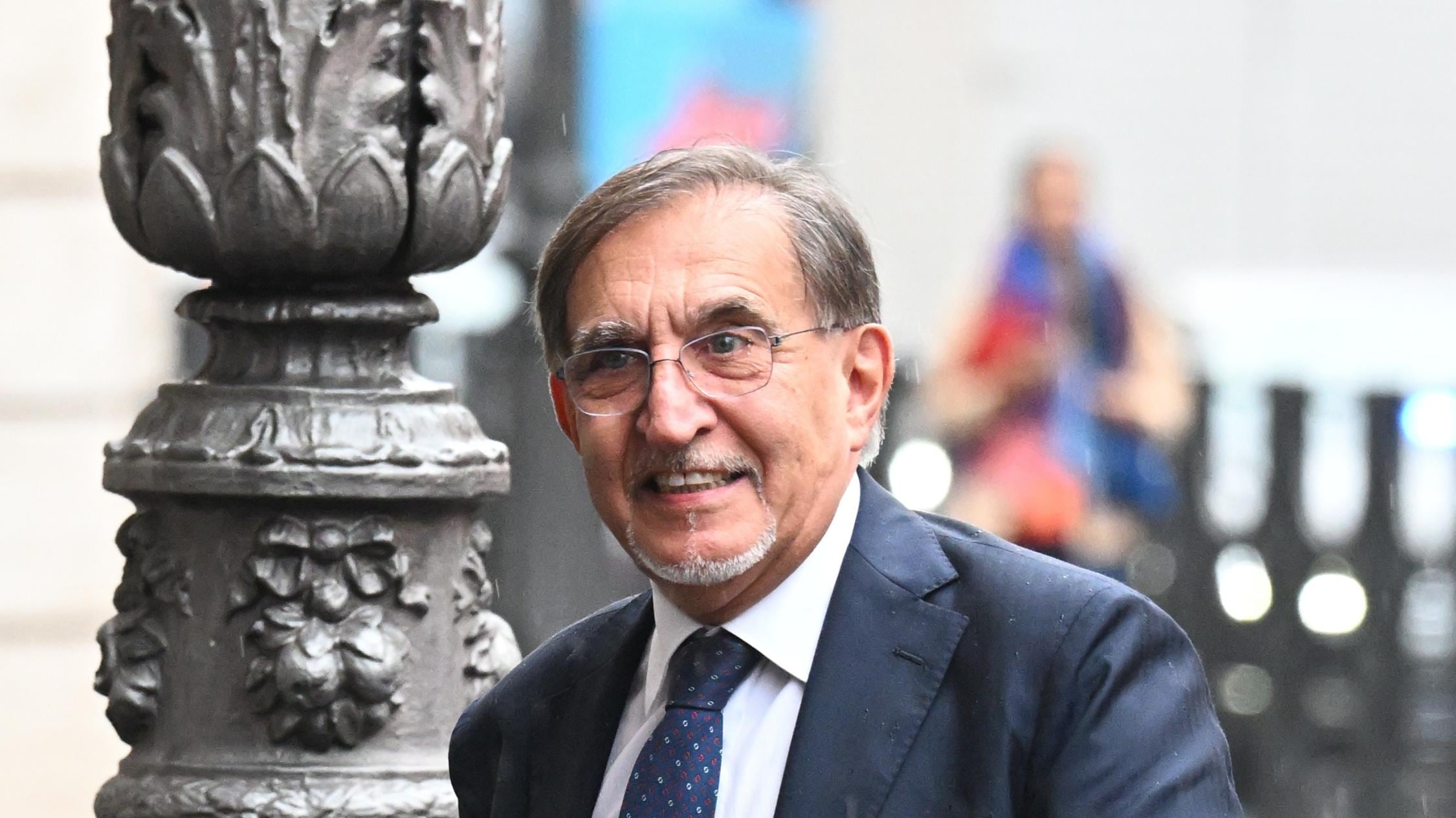 Tensione al Senato. La Russa presidente senza i voti di Fi ma con i giochetti di 17 oppositori