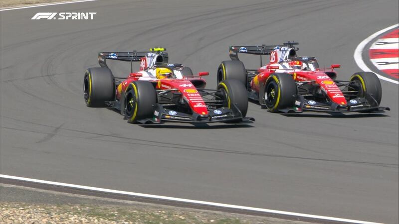 Lewis Hamilton e Charles Leclerc . Da X (@F1)