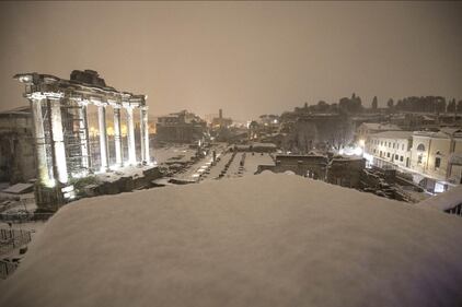 Dai Fori Imperiali al Colosseo: Roma imbiancata 11