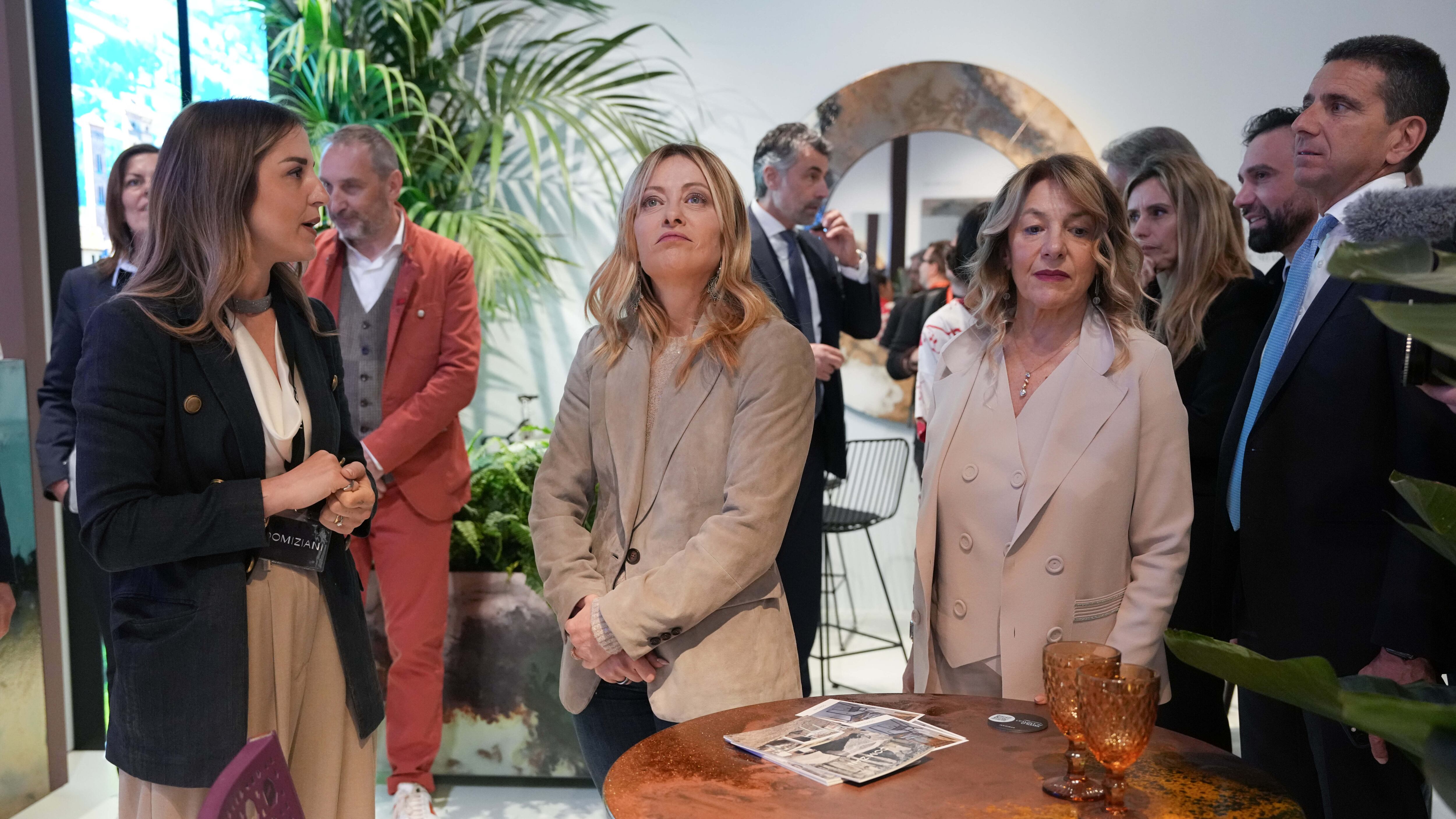 "Quella sedia a dondolo? Perfetta a Palazzo Chigi..."
