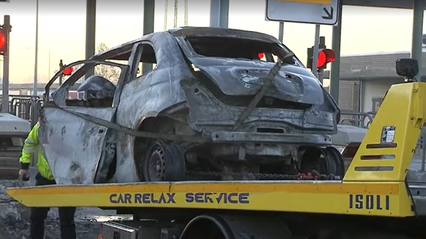 Schianto contro il guard rail, 19enne muore carbonizzato: la tragedia a Milano