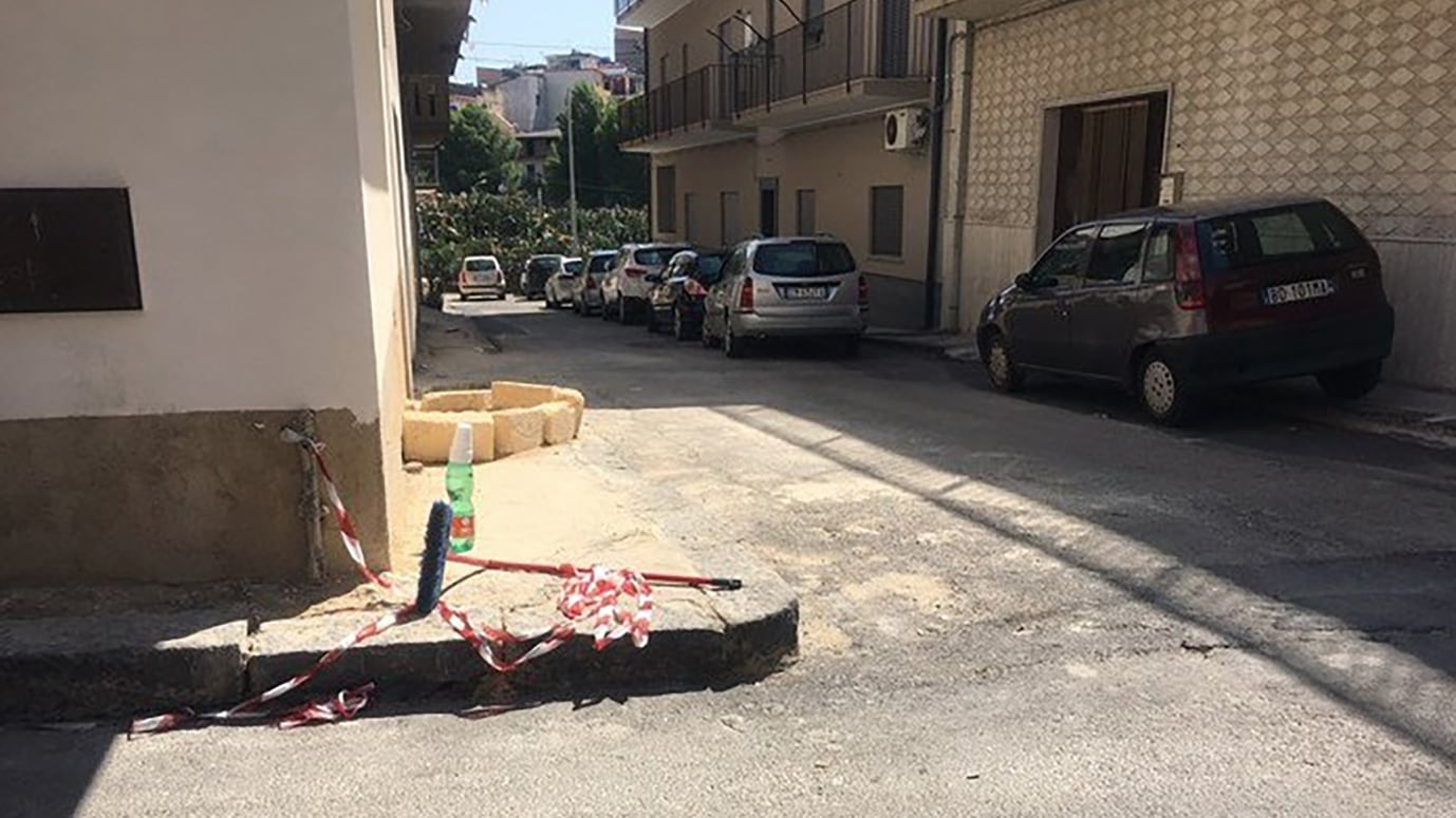 Catania, travolge i vicini con auto: preso il 52enne in fuga
