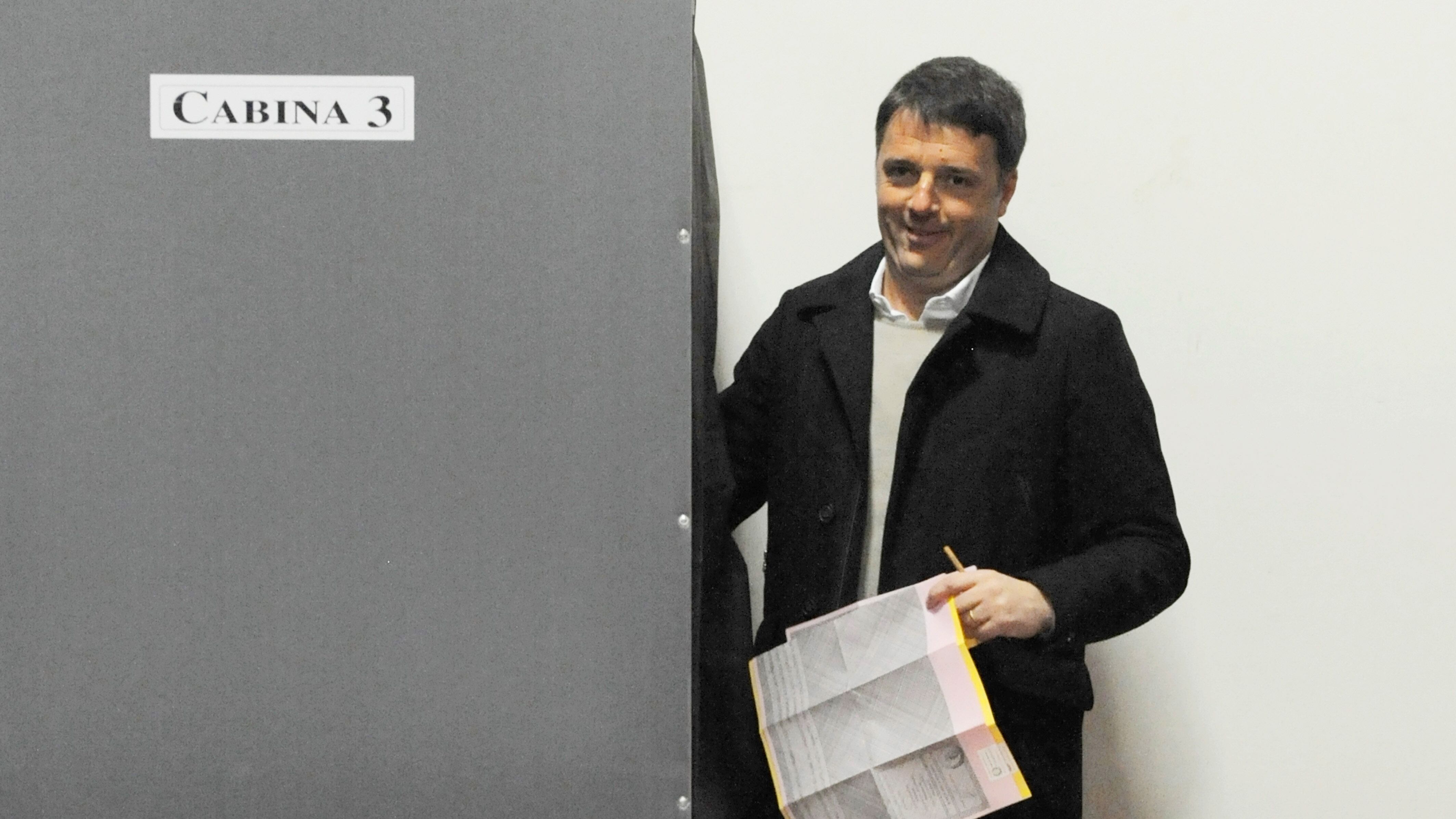 Renzi a picco: noi opposizione. La fronda vuole le dimissioni