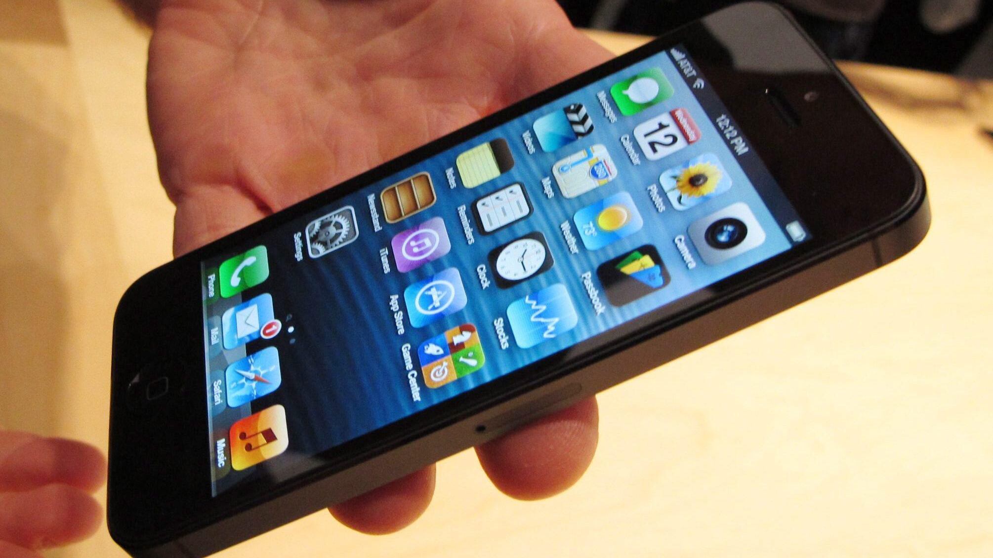 Apple si fa il suo spread In Italia l'iPhone più caro