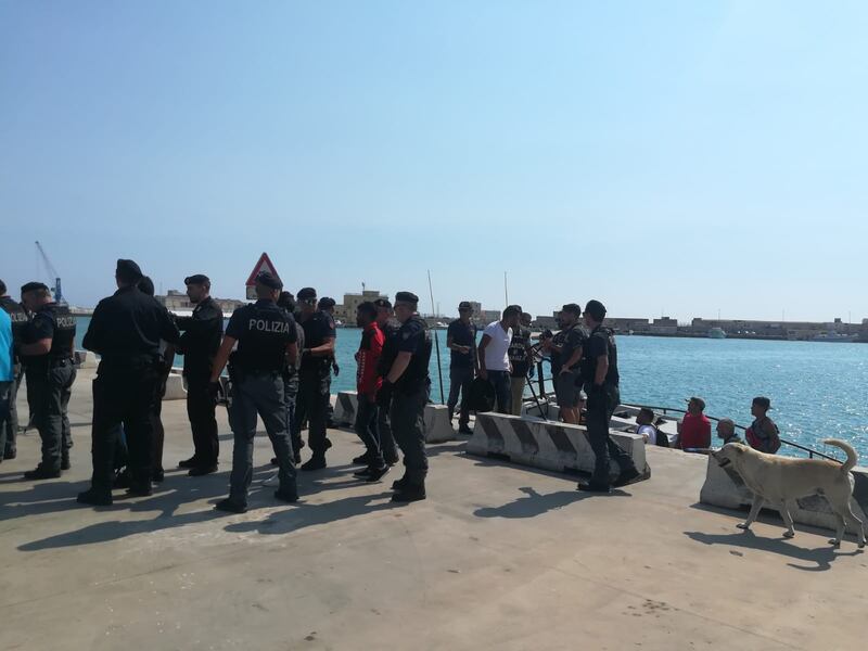 Sbarco a Porto Empedocle 1