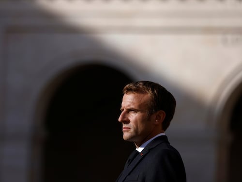 Il piagnisteo di Macron, la variante e Cingolani: quindi, oggi...