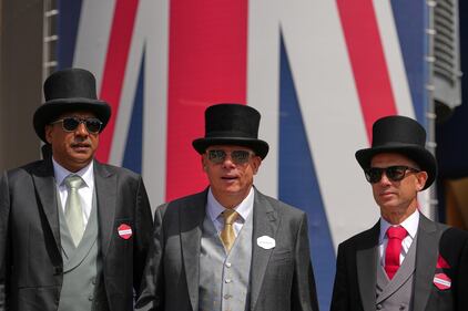 Trionfo di cappelli e colori ad Ascot 9