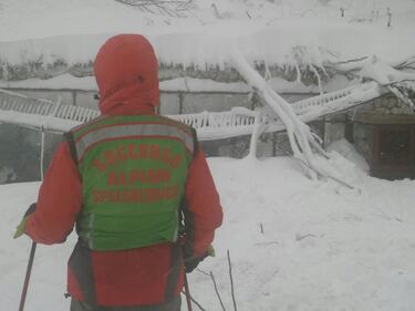 Gran Sasso, l'hotel spazzato via a Rigopiano 1