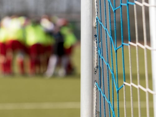 Muore a 12 anni mentre gioca a calcio: tragedia a Catanzaro