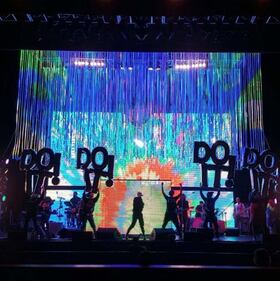 Miley Cyrus chiude il tour con Pamela Anderson 13