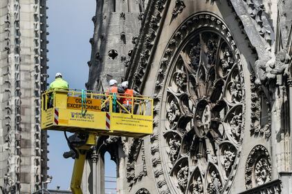 Dopo l'incendio alla Cattedrale di Notre-Dame cominciano i lavori di messa in sicurezza 8