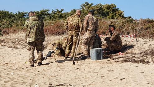 Taranto, trovati in spiaggia tre ordigni bellici 1