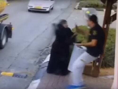 Donna palestinese tenta di accoltellare una guardia israeliana