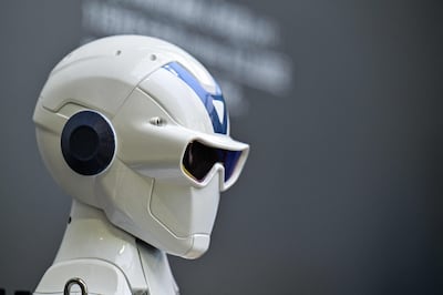 L’IA mantiene le crescita globale al 3% ma ruba ai laureati il primo lavoro