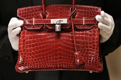 Hermès, crepe nel mito Birkin. E la borsa-investimento rischia di trasformarsi in un boomerang per gli orologi della maison