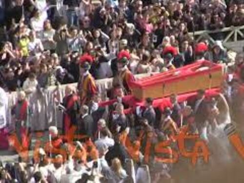 Cerimonia di traslazione della salma di Papa Francesco nella Basilica di San Pietro in Vaticano