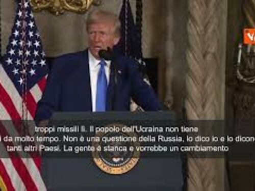 Trump: "Zelensky ha gradimento del 4%, in Ucraina c'è legge marziale"