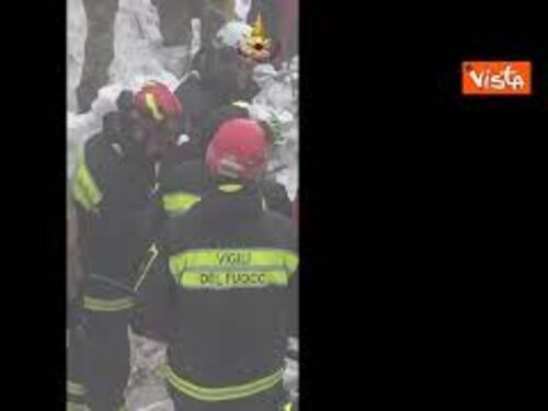 Anniversario tragedia Rigopiano, l'omaggio dei Vigili del Fuoco per le vittime