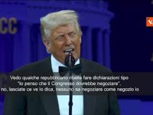 Dazi Usa, Trump: "Tutti mi chiamano per baciarmi il c.lo. Muoiono dalla voglia di fare un accordo"